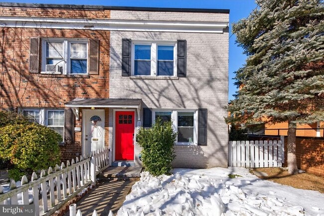 Building Photo - 124 Baggett Pl