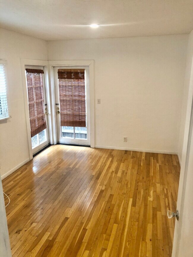Other bedroom with views of private yard - 6107 Saturn St