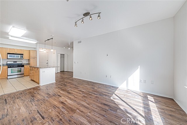 Building Photo - 100 S Alameda St