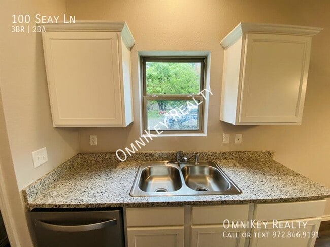 Building Photo - 100 Seay Ln