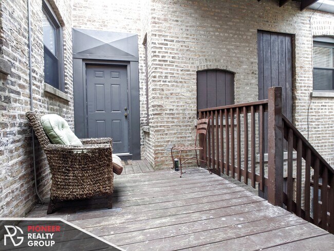 Building Photo - 2323 N Kedzie Blvd