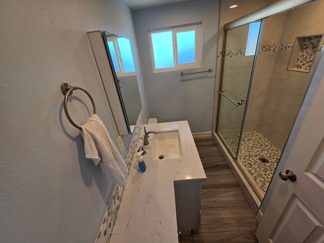Building Photo - Beautifully Updated 3 Bedroom Home in Buena Park