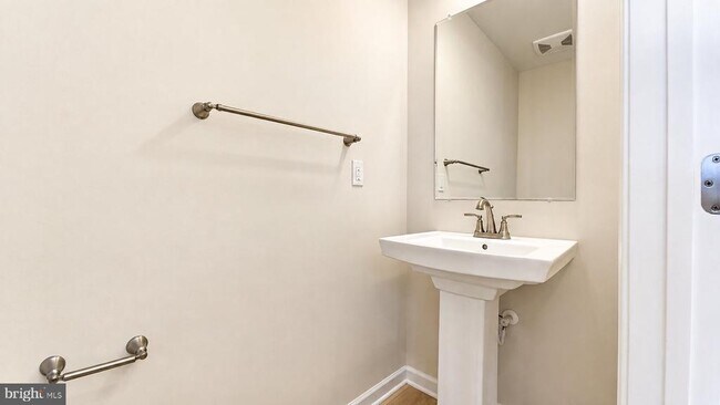 Building Photo - 4809 Vista Green Ln