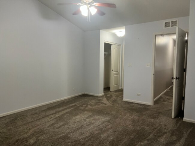 Building Photo - 524 Majestic Ln