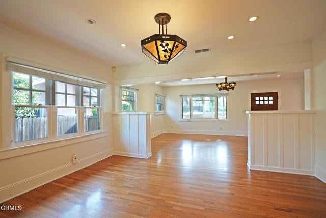 Building Photo - 970 N El Molino Ave