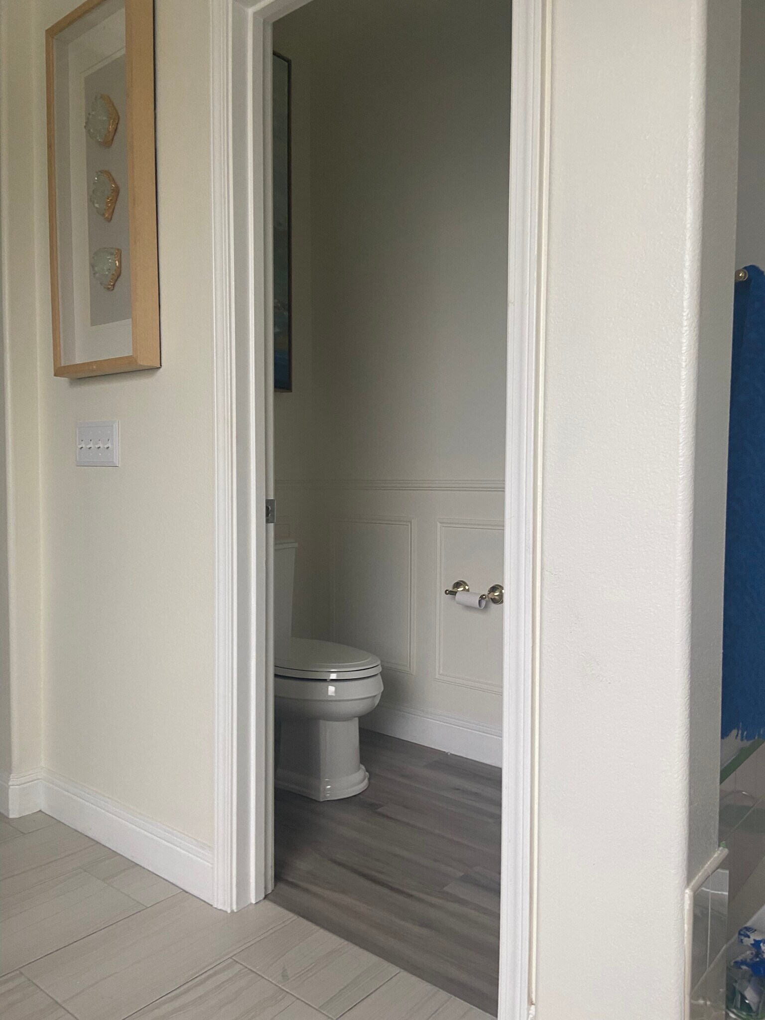 Owner's toilet room - 2070 Katnich Ln