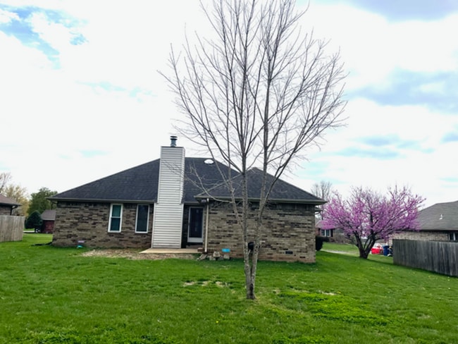 Building Photo - Beautiful Nixa Subdivision