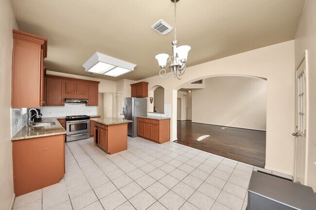 Building Photo - 1607 Parkview Ln