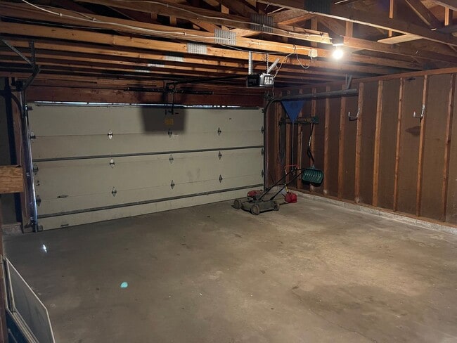 Building Photo - 222 Virginia 3 bed 2 bath apartment in historic Cathedral Hill neighborhood