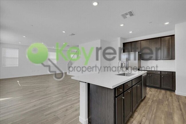 Building Photo - 2061 Hesperian Dr