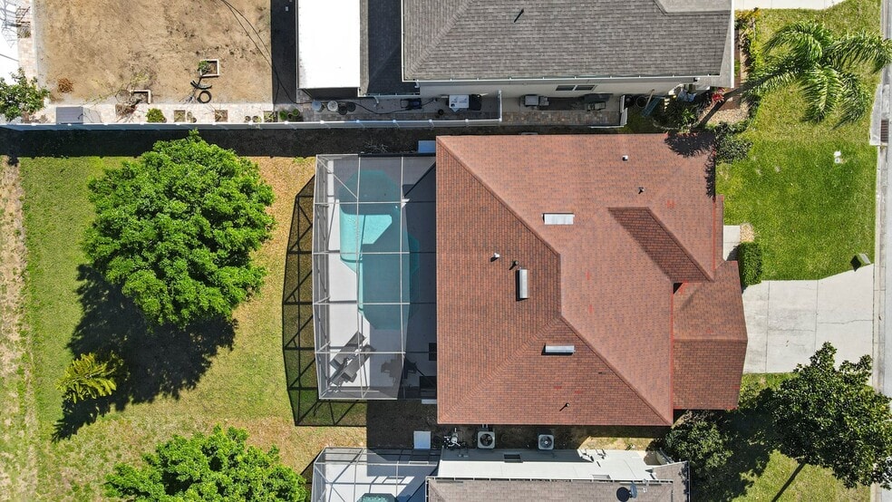 Building Photo - 642 Elderberry Dr