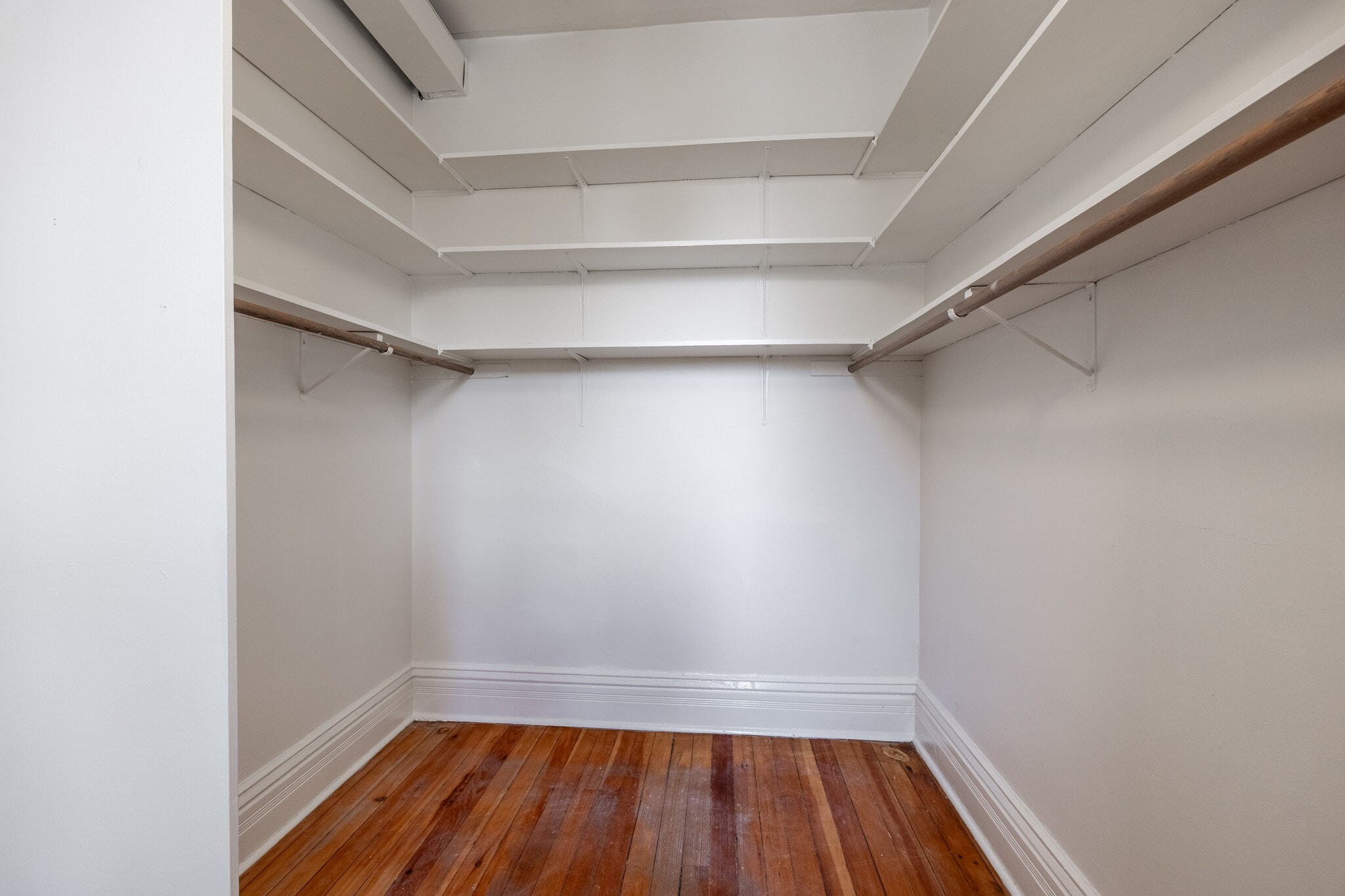 Building Photo - 2059 N Clifton Ave