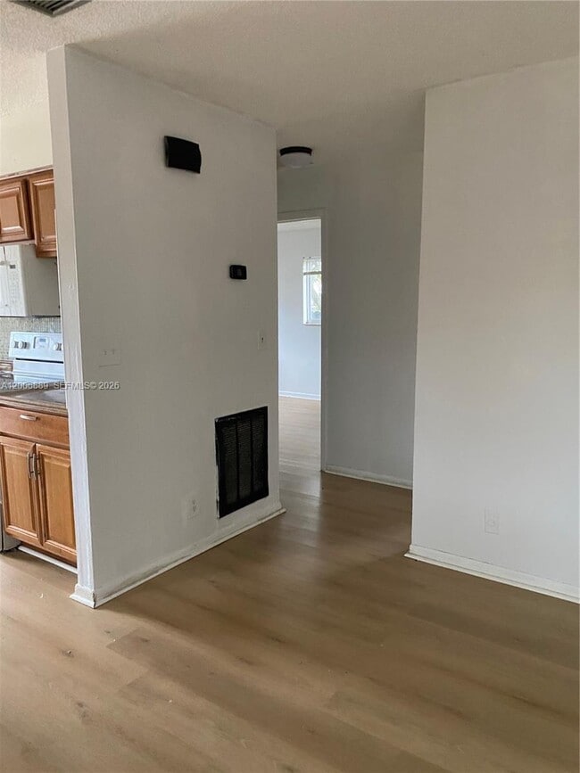 Building Photo - 6132 SW 39th St