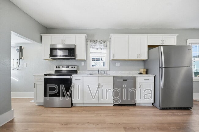 Building Photo - 409 Nevada St