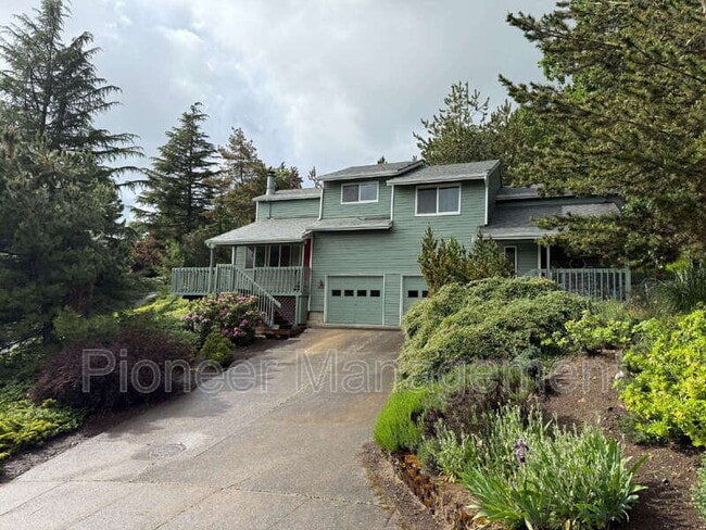 Primary Photo - 1415 E 38th Ave