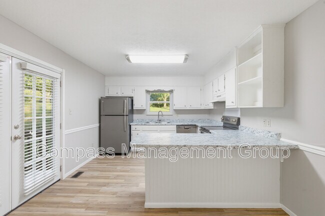 Building Photo - 7800 Temple Acres Dr