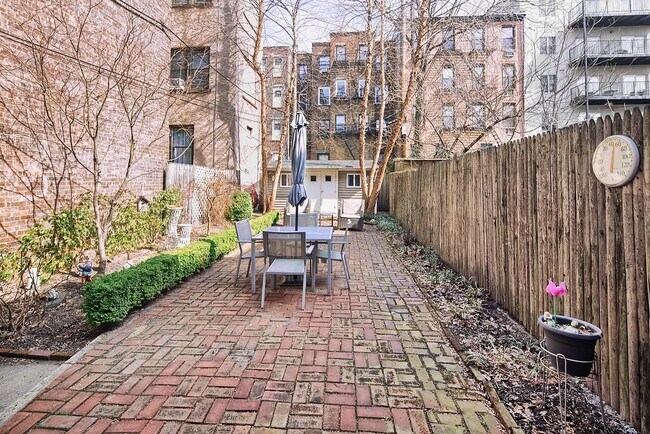 Primary Photo - 243 Garden St