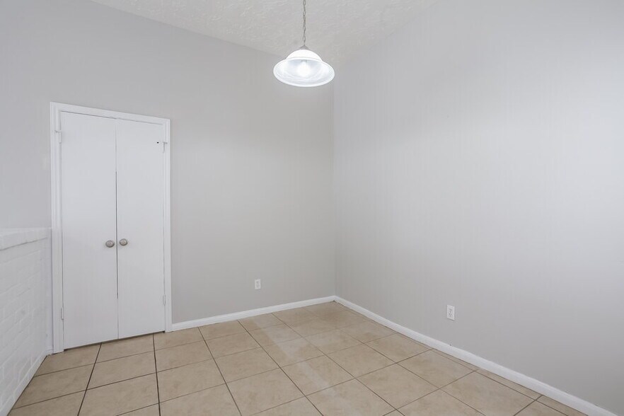 Building Photo - 16158 Coyridge Ln