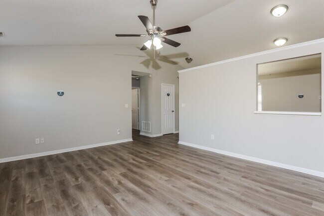 Building Photo - 791 Helm Dr