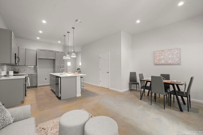 Building Photo - 1002 Morningside Dr