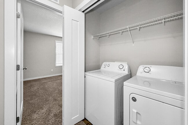 Building Photo - 2621 NW Lois Ln