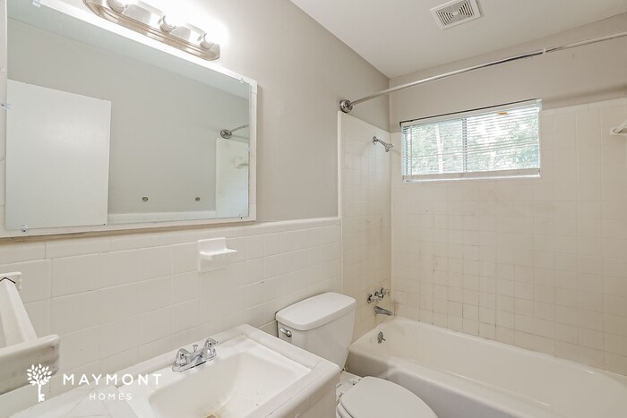 Building Photo - 1342 Springdale Dr