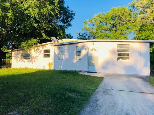 Primary Photo - 210 Lee Dr