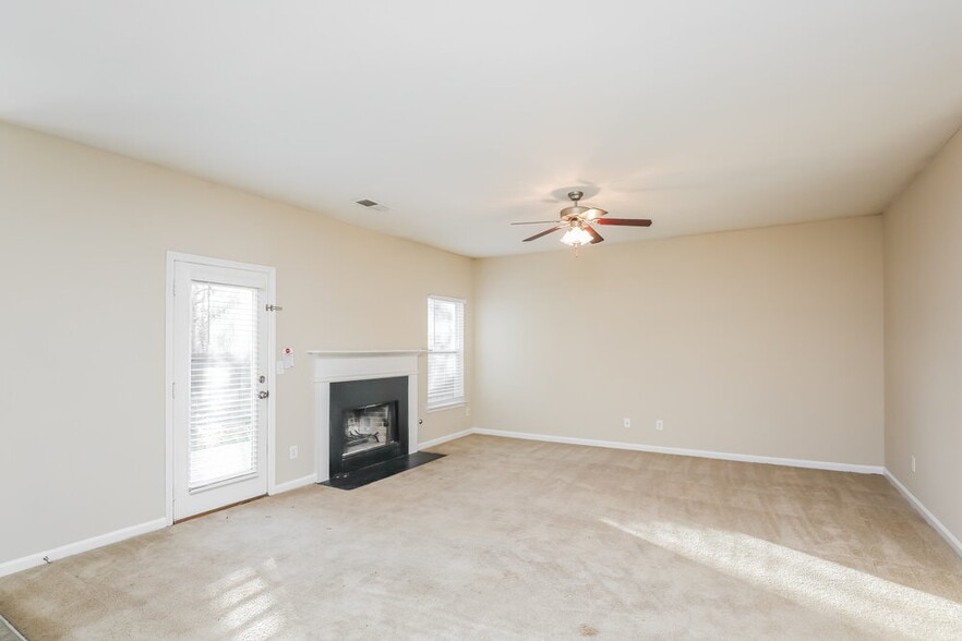 Building Photo - 4390 Ambassador Way