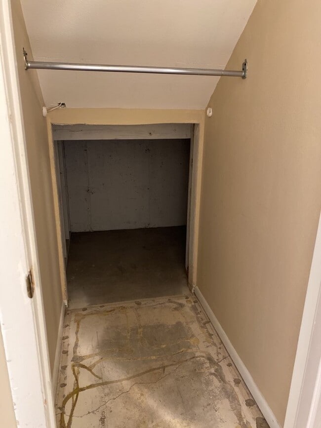 Building Photo - STUDENTS WELCOME! 5 Bedroom 3 Bathroom Bi-Level Single-Family Home in Midtown Fort Collins