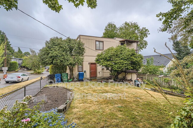 Building Photo - 4337 2nd Ave NE