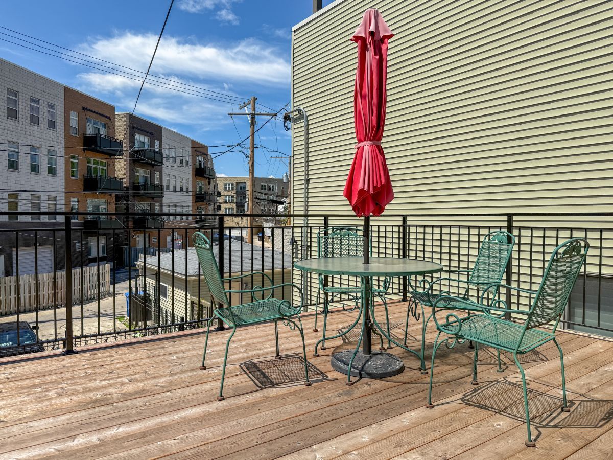 Building Photo - 2936 N Hoyne Ave