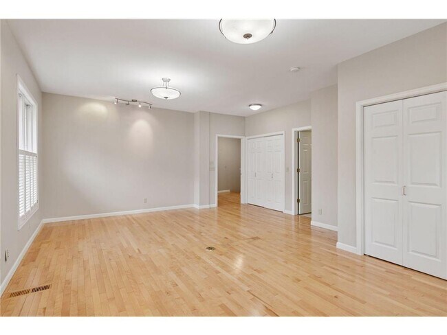 Building Photo - 226 Ridgewood Ave