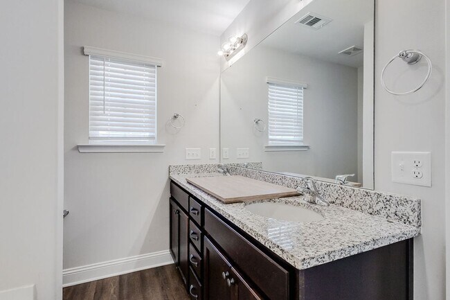 Building Photo - 15 Mossy Oak Cove