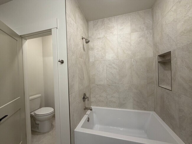 Building Photo - 602 Hemsworth Ln