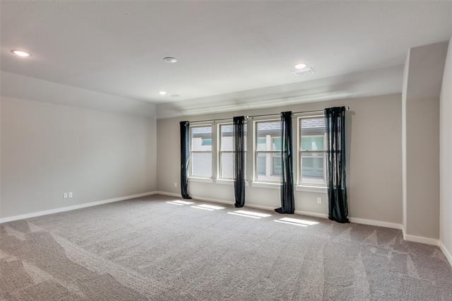 Building Photo - 352 Community Dr