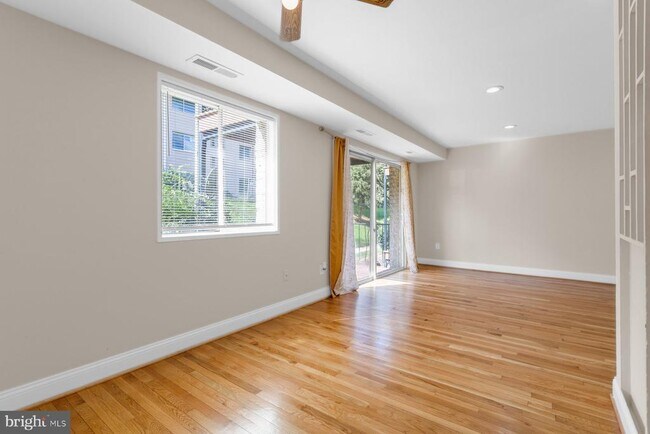 Building Photo - 5410 85th Ave