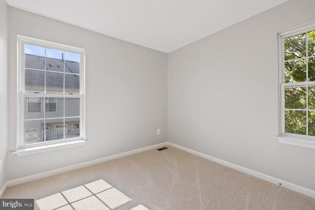 Building Photo - 726 Catts Tavern Dr