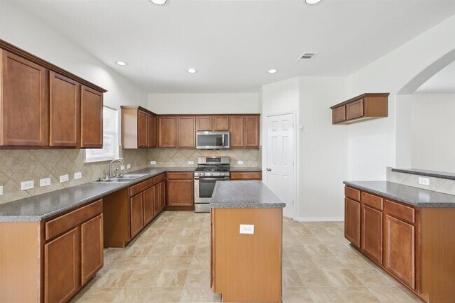 Building Photo - 307 Grutsch Dr