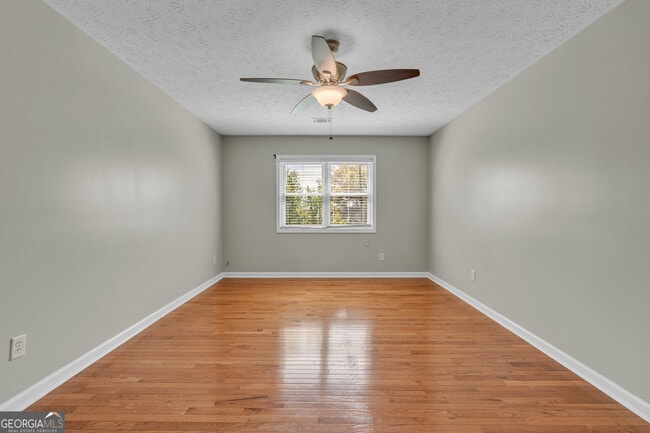 Building Photo - 1555 Hardin Ave