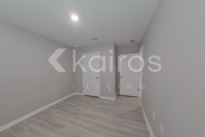 Building Photo - 416 Monarch Ln