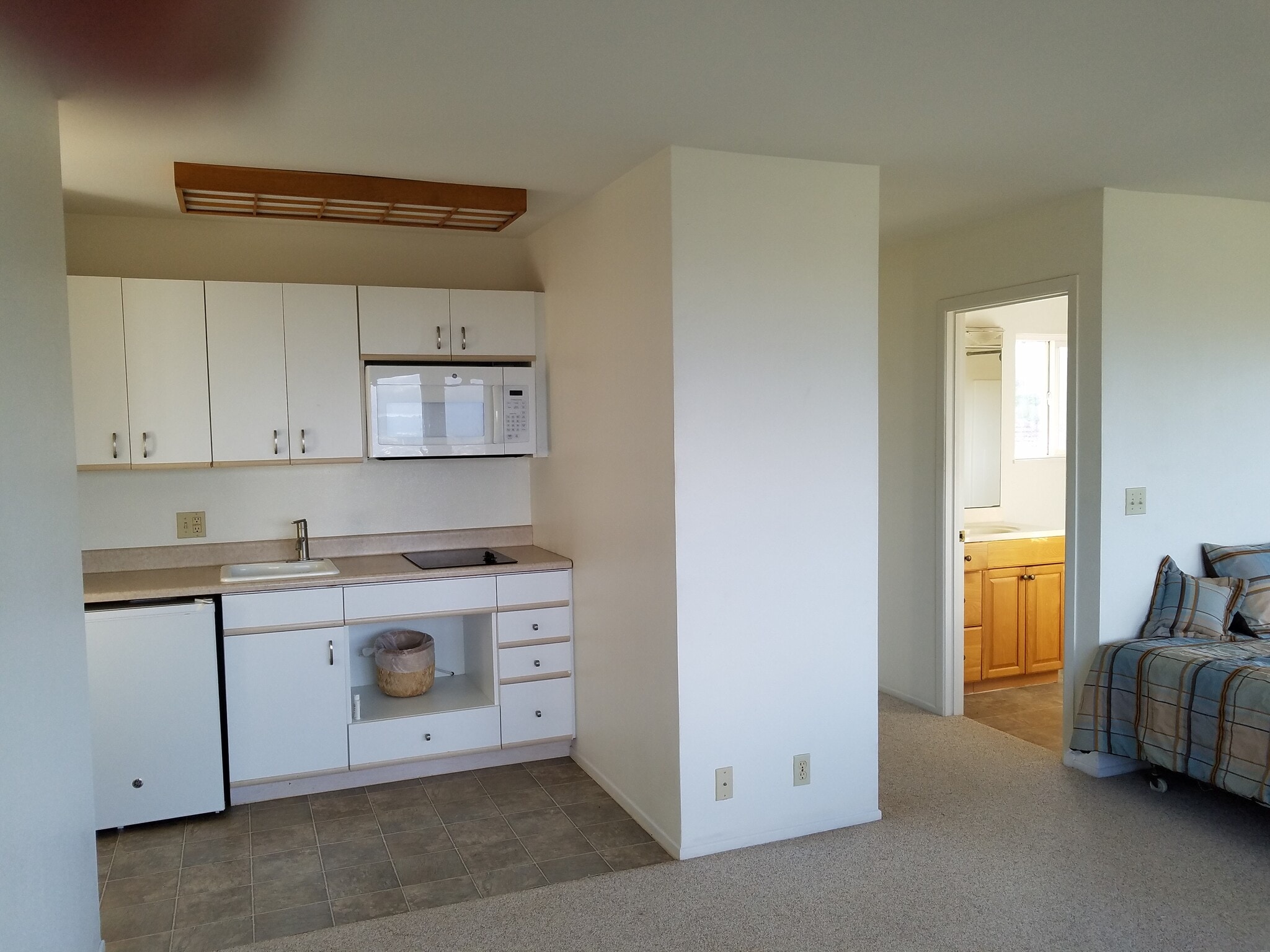 Building Photo - 92-1365 Hauone St