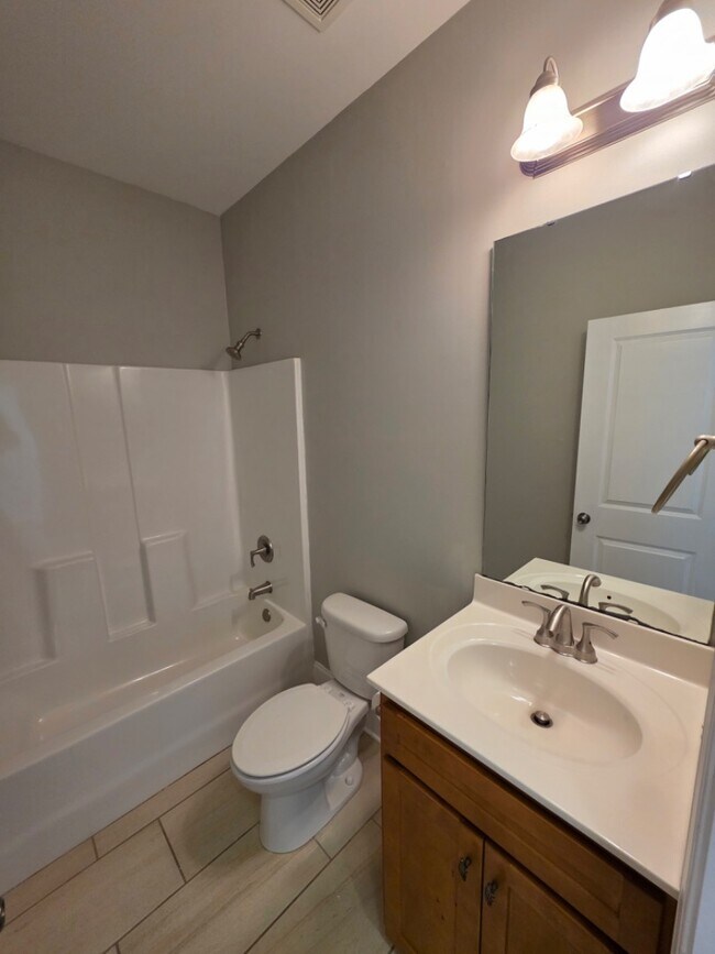 Building Photo - 1608 Palmetto Palm Dr