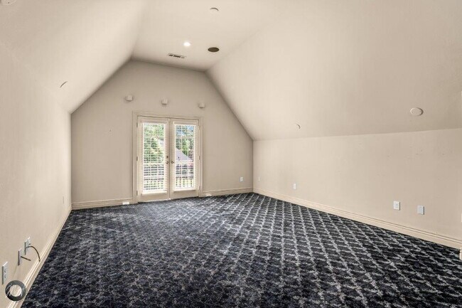 Building Photo - 5106 Sloan Cir