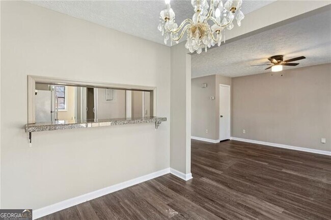 Building Photo - 752 Barnes Mill Trace NE