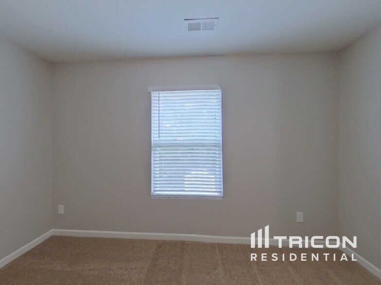 Building Photo - 15619 Lakepoint Forest Dr