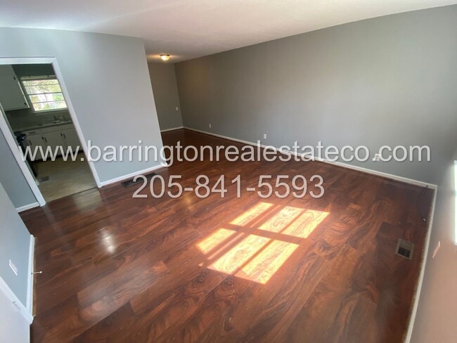 Building Photo - Center Point