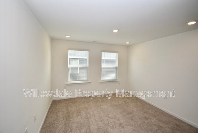 Building Photo - 2534 Hutch Ln