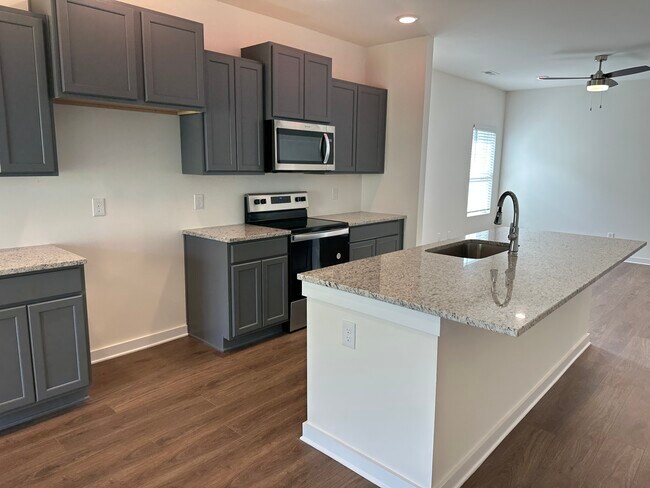 Building Photo - 4091 Textile Ln SW