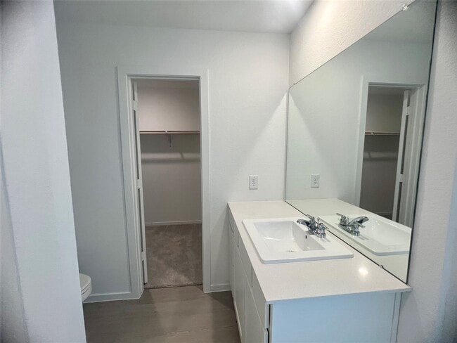 Building Photo - 16802 Great Highlands Dr