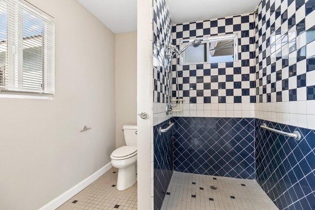 Building Photo - 3712 Odom St